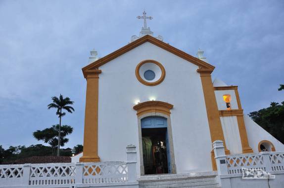 Igreja de feições açorianas de Santo Antônio de Lisboa, distrito ao norte de  Florianópolis, Santa Catarina